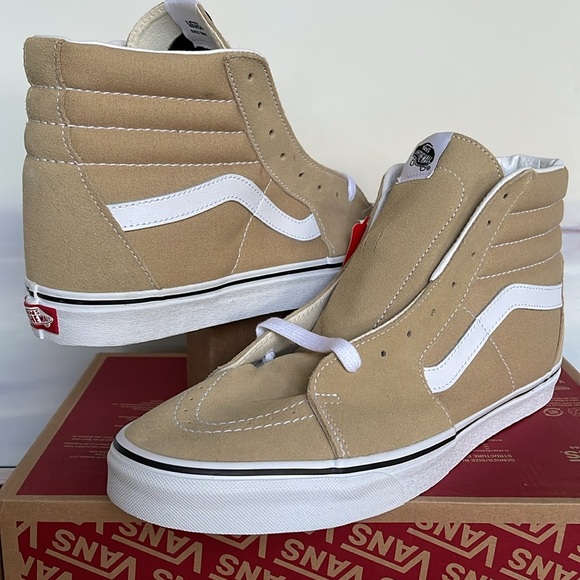 Vans Men’s Sk8-Hi
Taos Taupe
VN0A32QGYUU
Sneakers - Picture 8 of 16